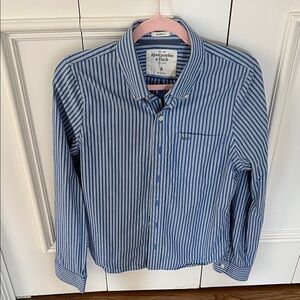 Abercrombie & Fitch Men's Blue and White Striped Shirt